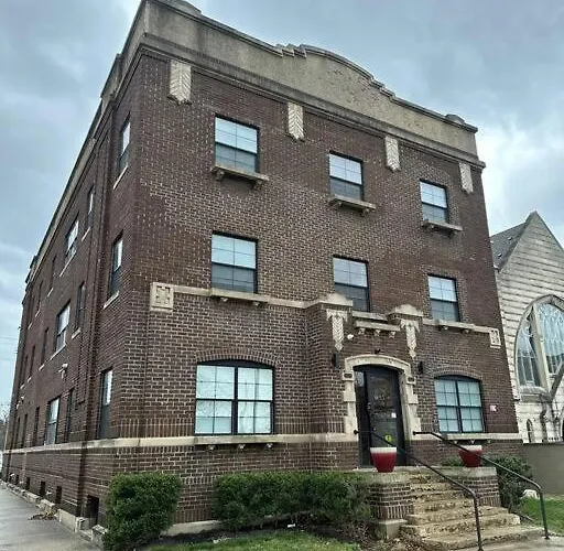 Modern With Pool Table! Pet-friendly! * Columbus